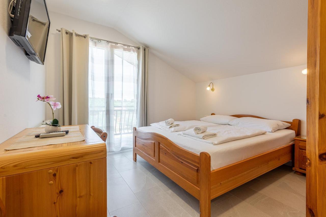 Bed & Breakfast Maki Biograd Na Moru Luaran gambar